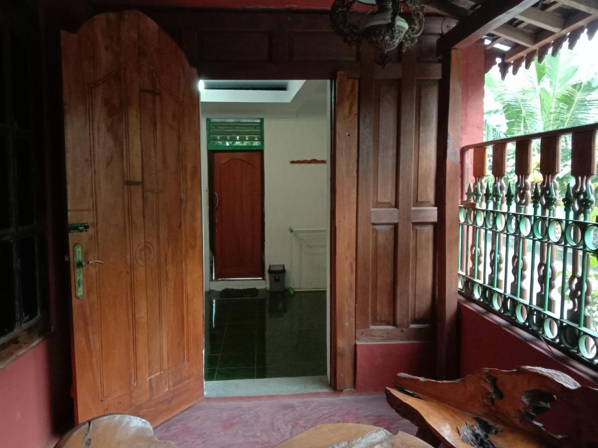 Rumah Ukhi Guest House Cebongan Esterno foto