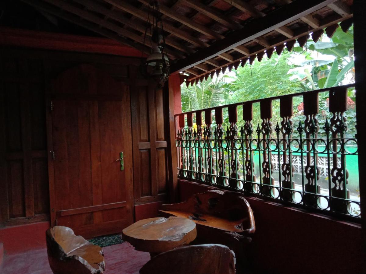 Rumah Ukhi Guest House Cebongan Esterno foto