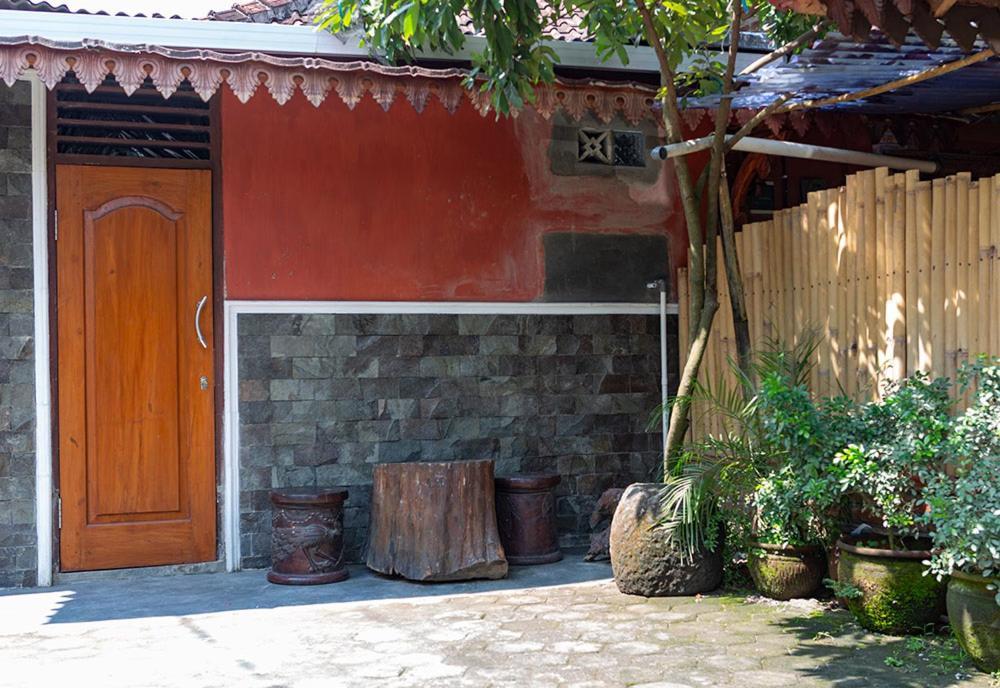 Rumah Ukhi Guest House Cebongan Esterno foto