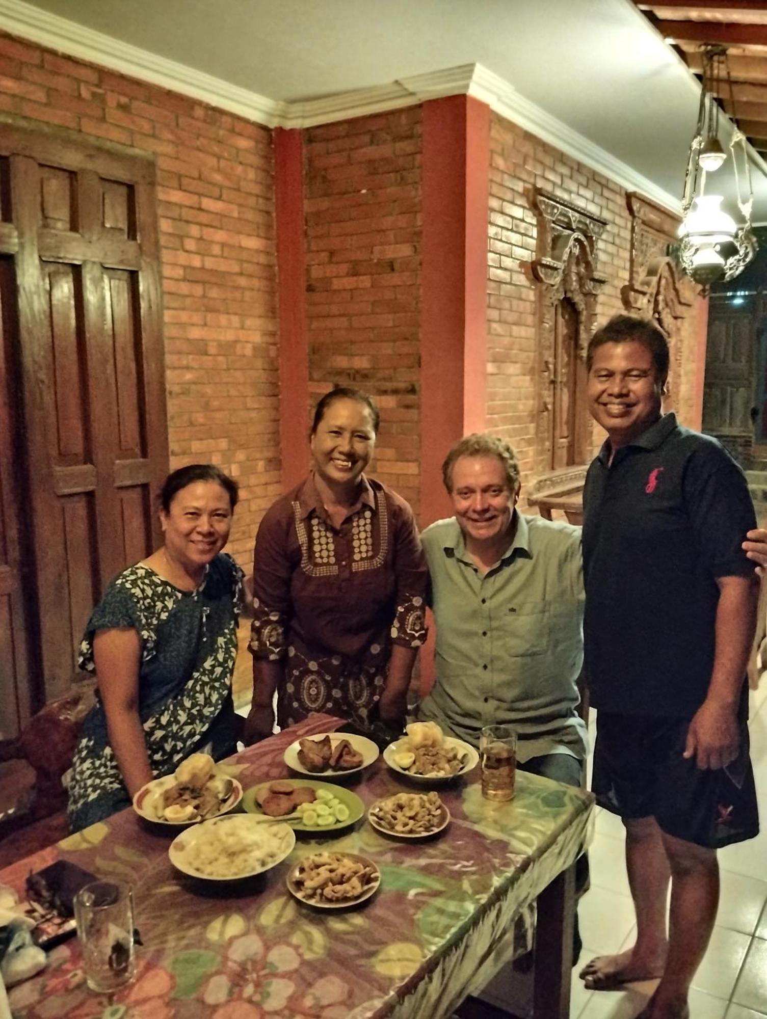 Rumah Ukhi Guest House Cebongan Esterno foto
