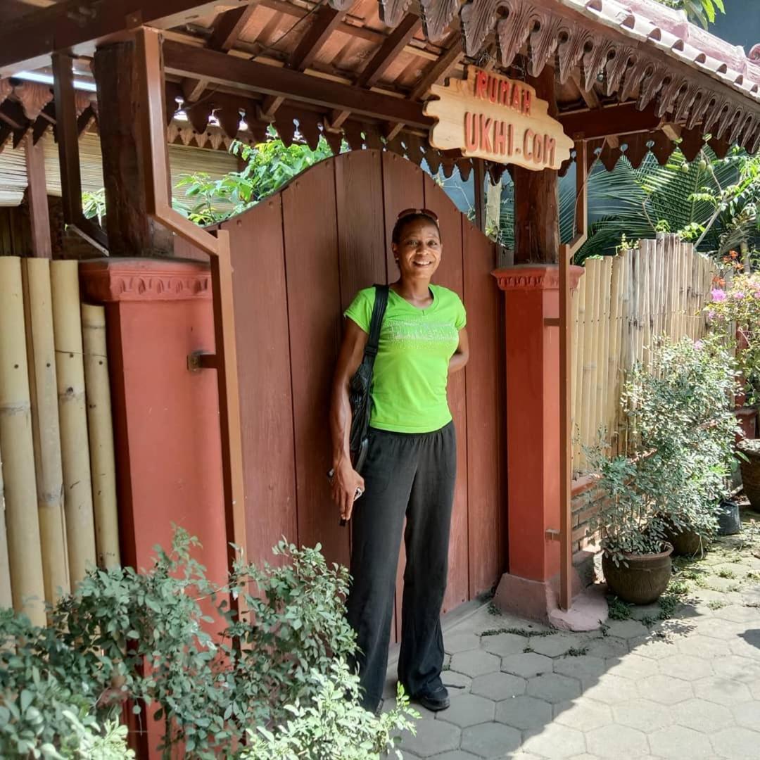 Rumah Ukhi Guest House Cebongan Esterno foto