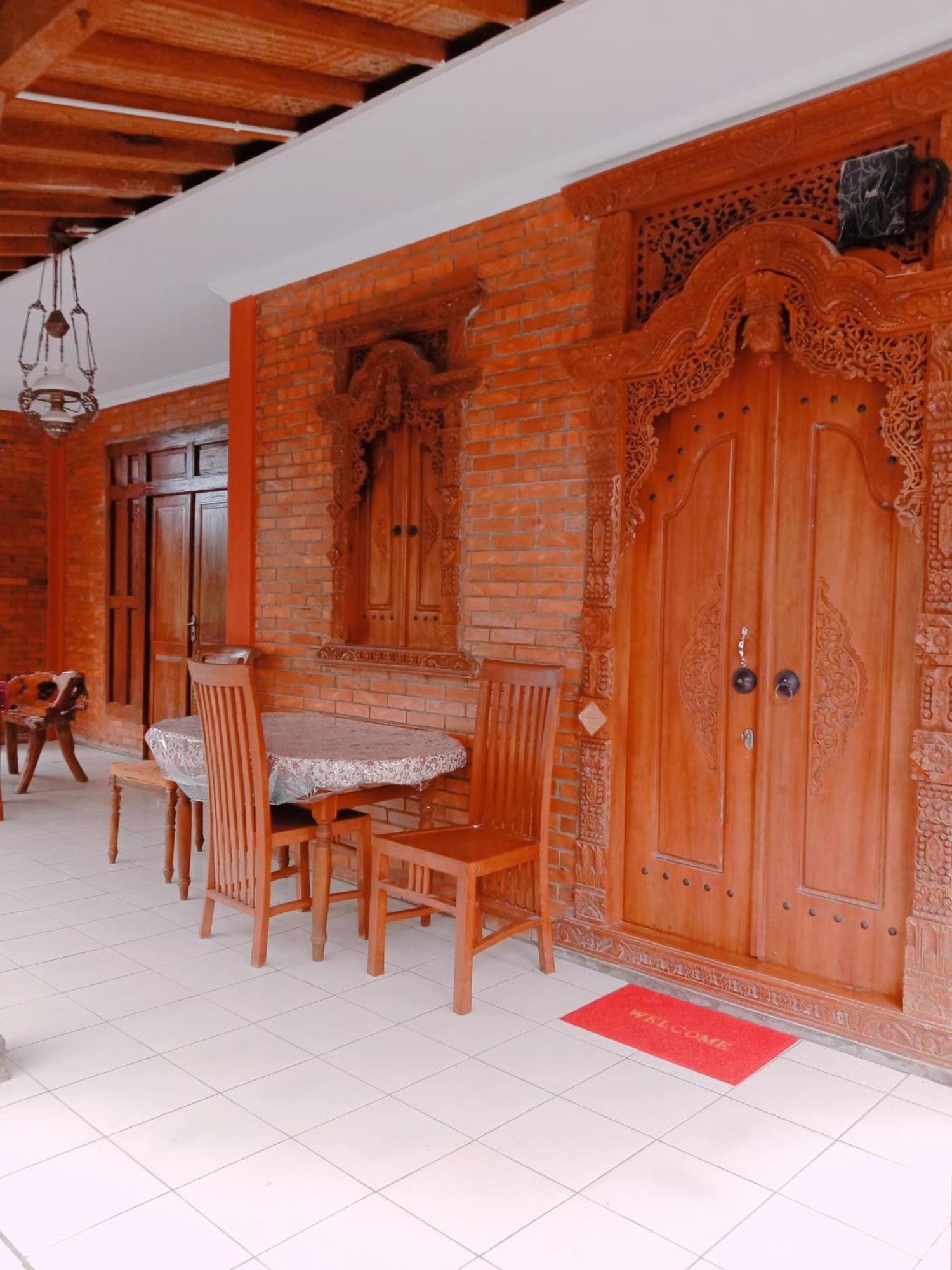 Rumah Ukhi Guest House Cebongan Esterno foto