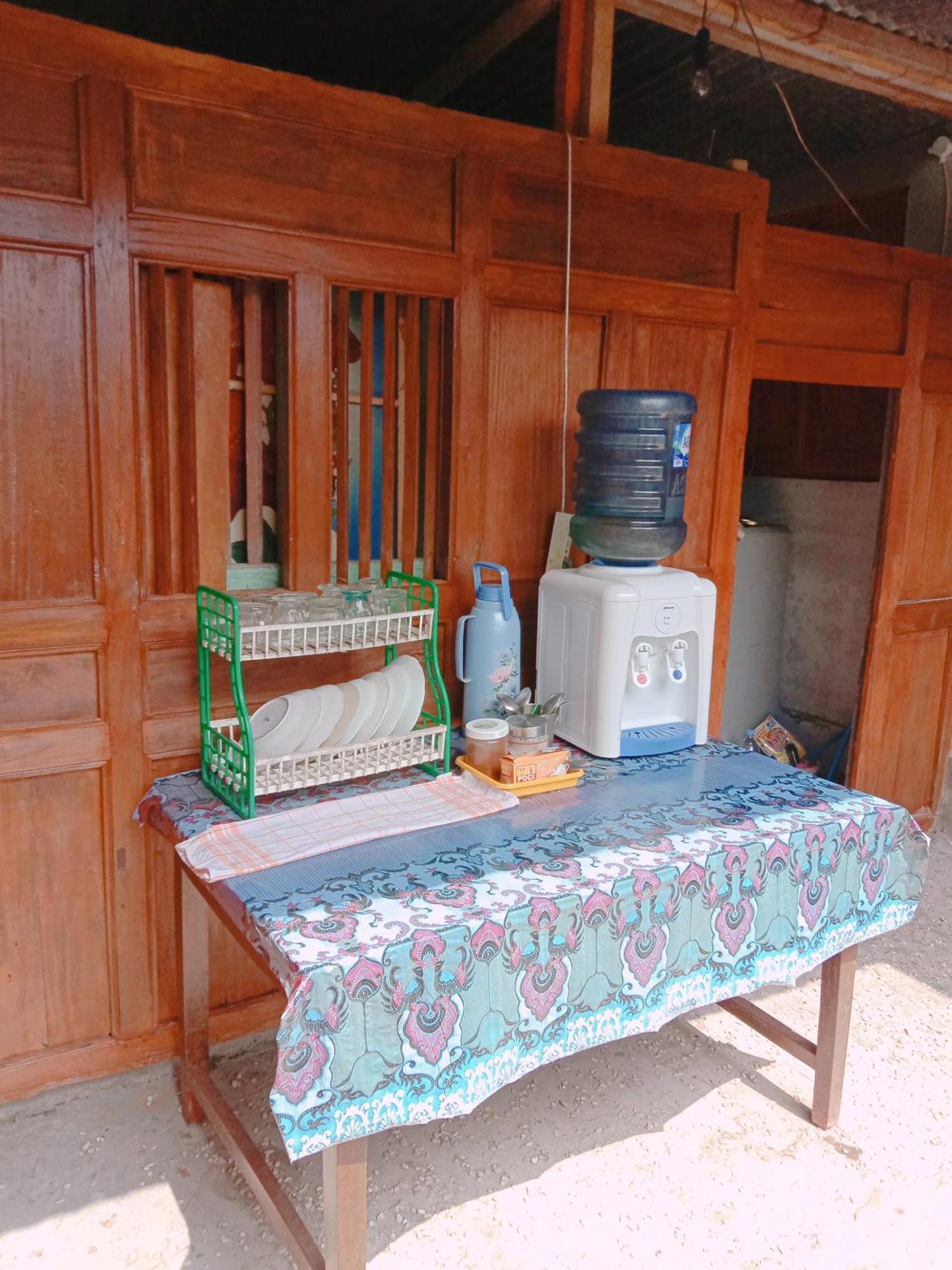 Rumah Ukhi Guest House Cebongan Esterno foto
