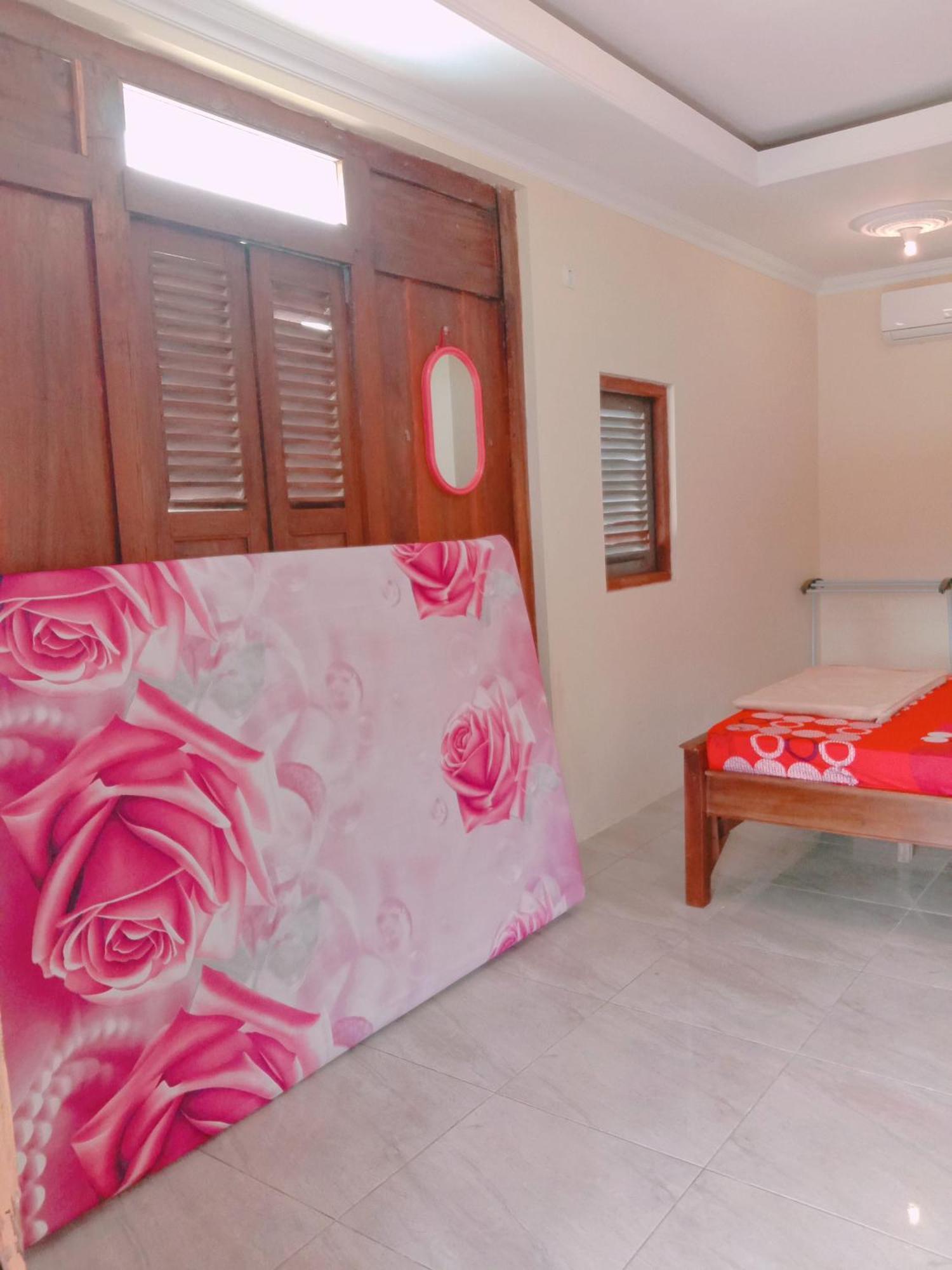 Rumah Ukhi Guest House Cebongan Esterno foto