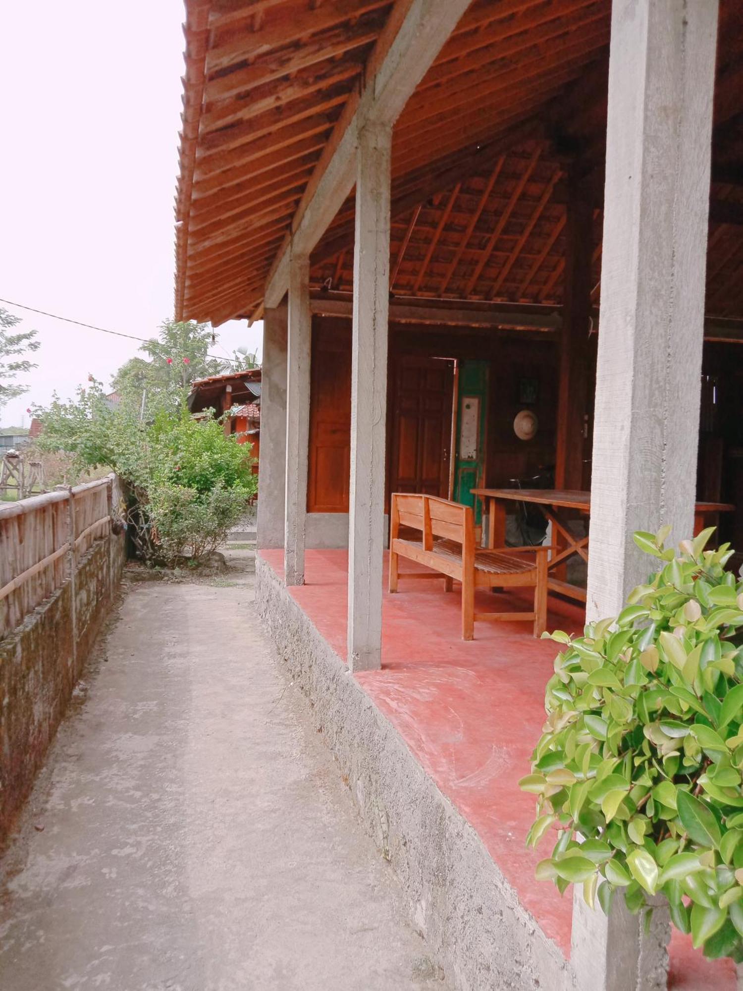 Rumah Ukhi Guest House Cebongan Esterno foto
