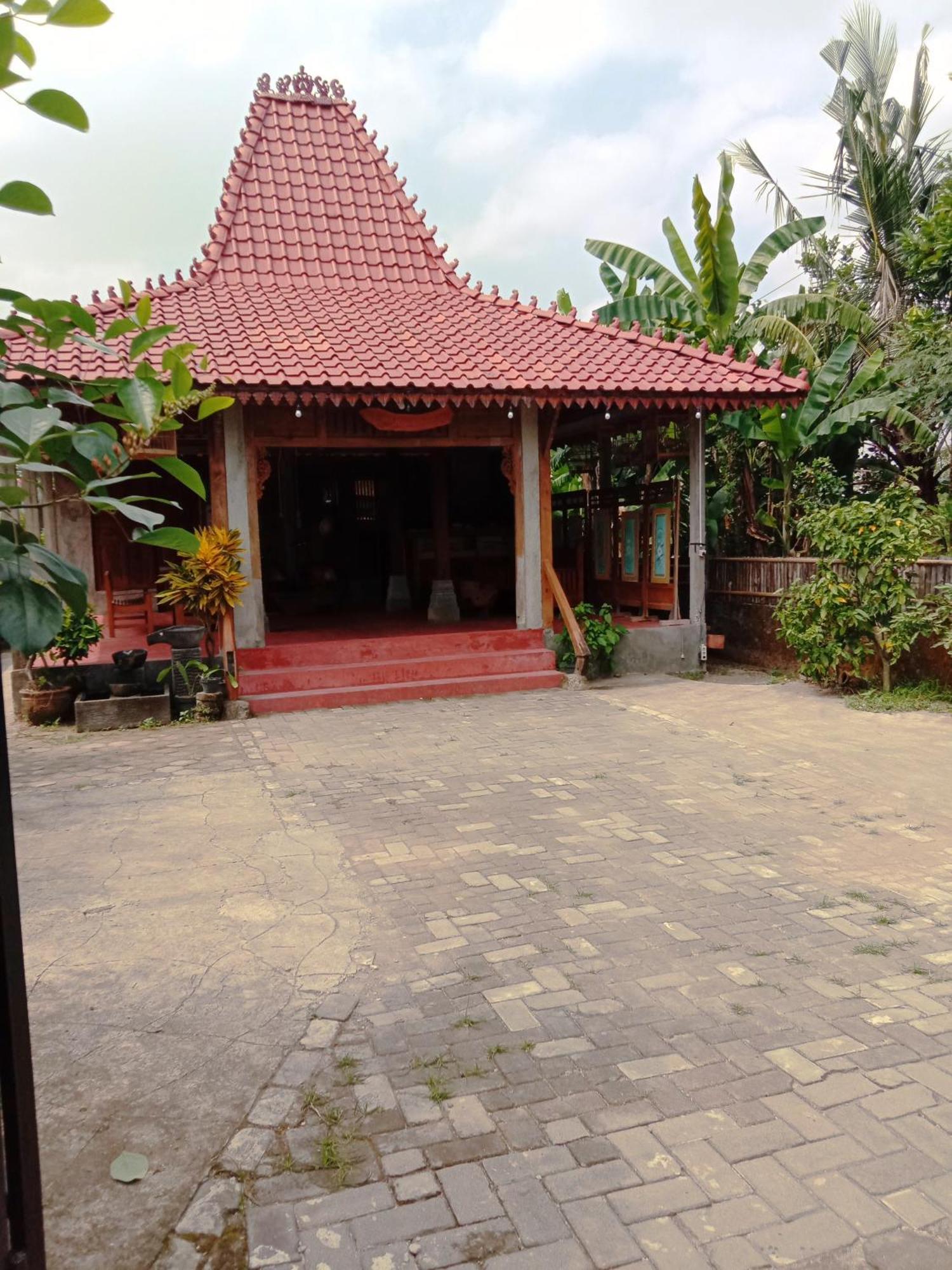 Rumah Ukhi Guest House Cebongan Esterno foto