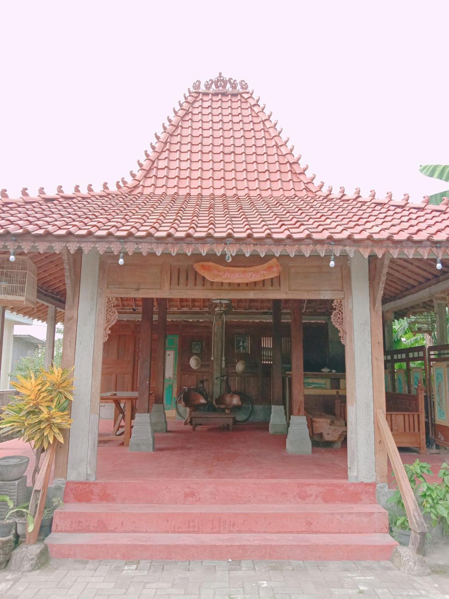 Rumah Ukhi Guest House Cebongan Esterno foto