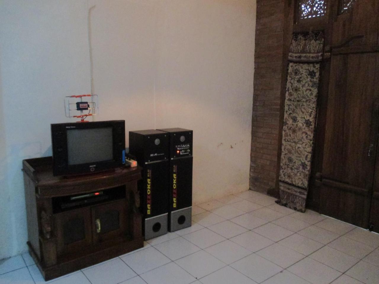 Rumah Ukhi Guest House Cebongan Esterno foto